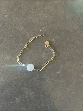 Gold Link Bracelet with White Mother-of-Pearl Charm